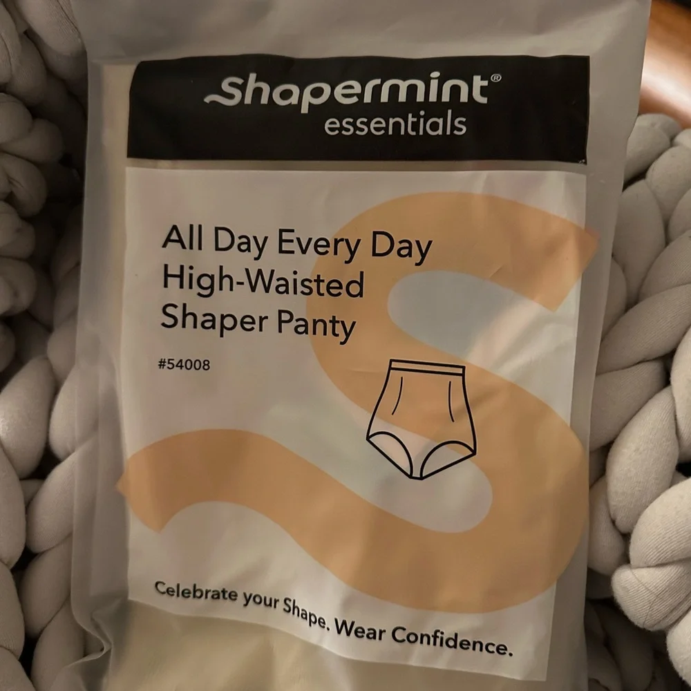 Shapermint Essentials High-Waisted Shaper Panty - Picture 3 of 4